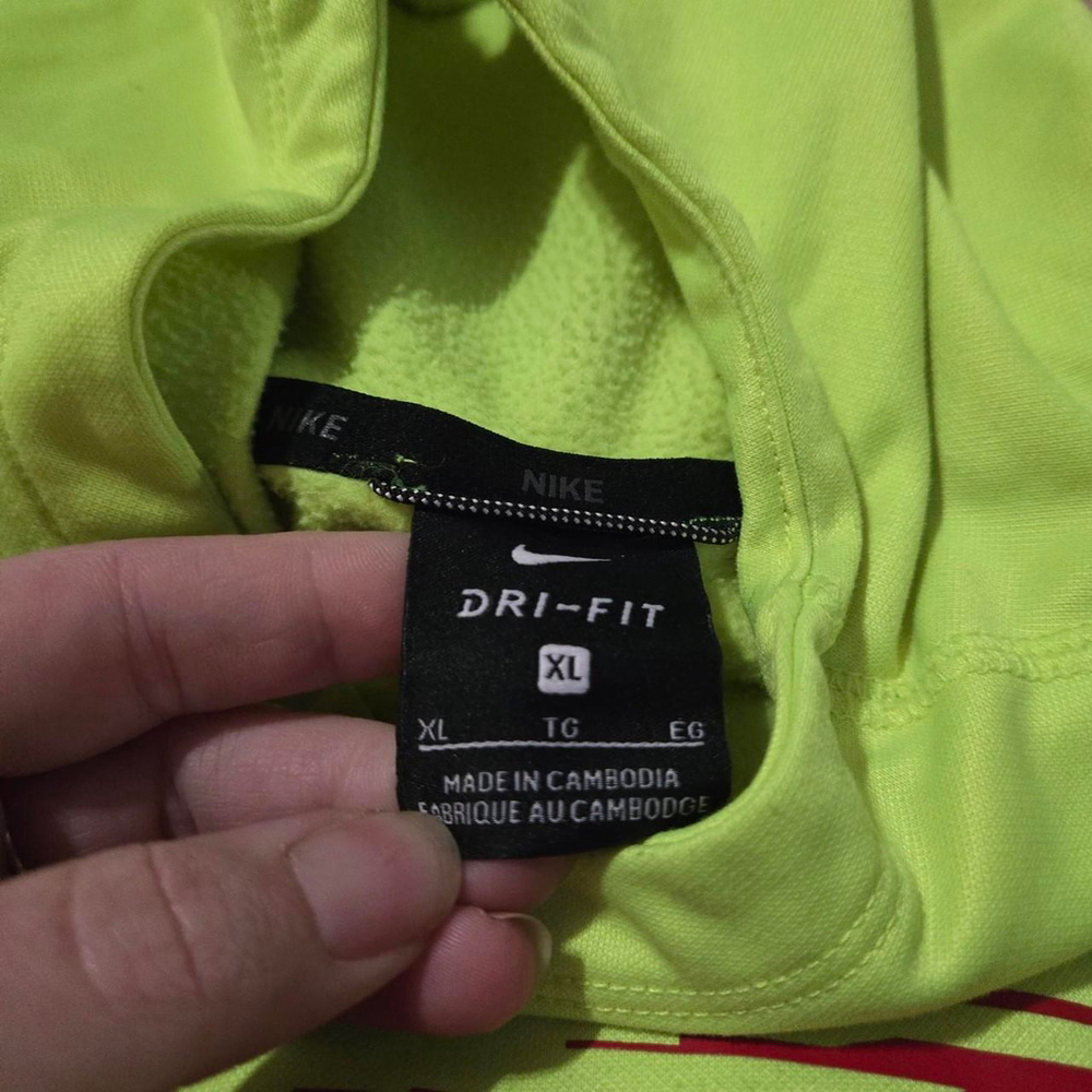 youth xl Nike highlighter green and black hoodie - Picture 2 of 3